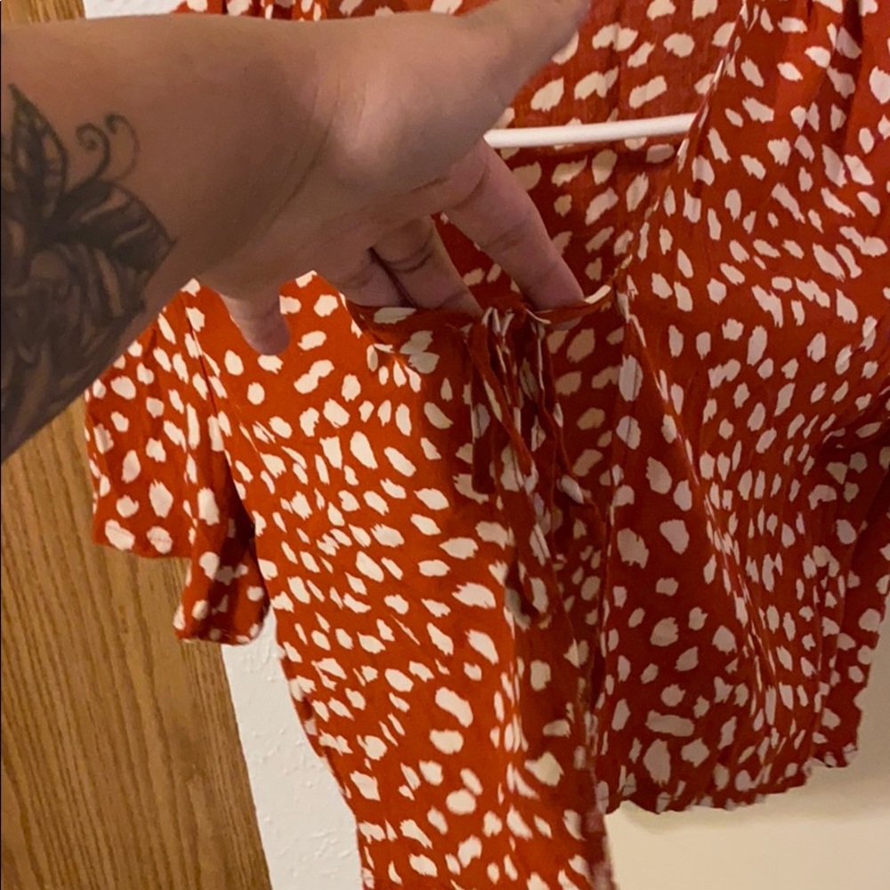 Top - Picture 2 of 2